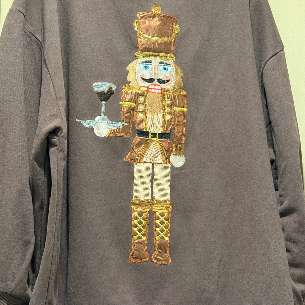 Brown Nutcracker Sweatshirt Queen of Sparkles size M - Picture 7 of 10